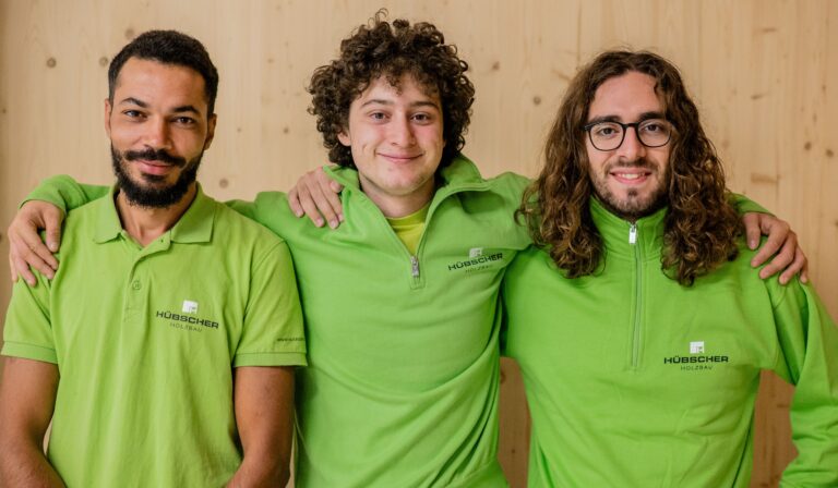 Fadi Tarazi (Zimmermann EFZ), Julius Hoffmann (Zimmermann EFZ), Vasco Abreu (Zeichner Fachrichtung Architektur EFZ)